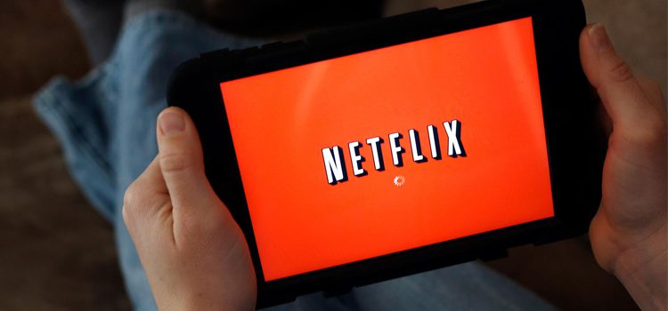 Unblock & Watch US Netflix in Pakistan with VPN or Smart DNS Proxy